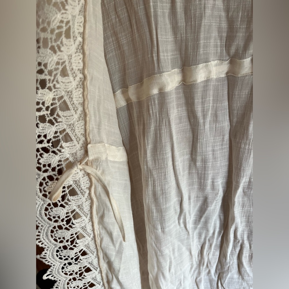 Cover up Ivory, Lace Trim Sheer Kimono Style - Picture 2 of 6